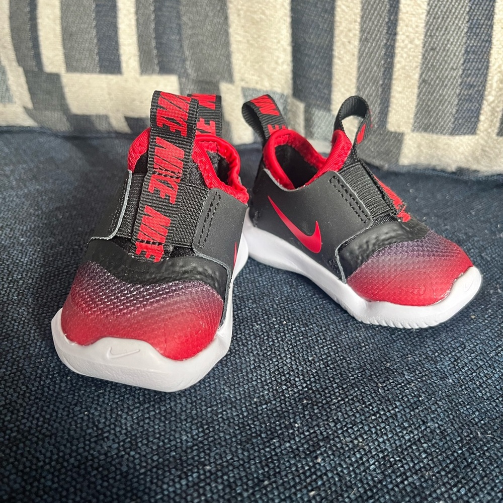 Infant Nike slip on shoes